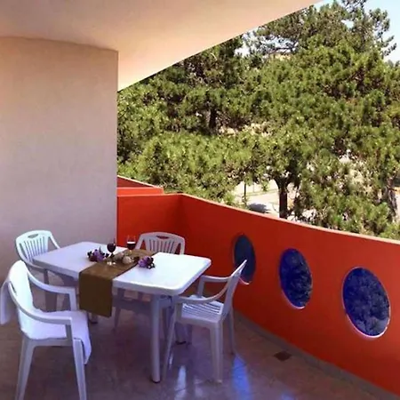 Relax And Unwind By The Pool In *