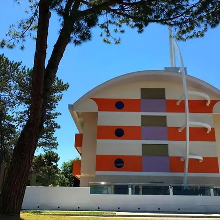 Relax And Unwind By The Pool In * 비비오네